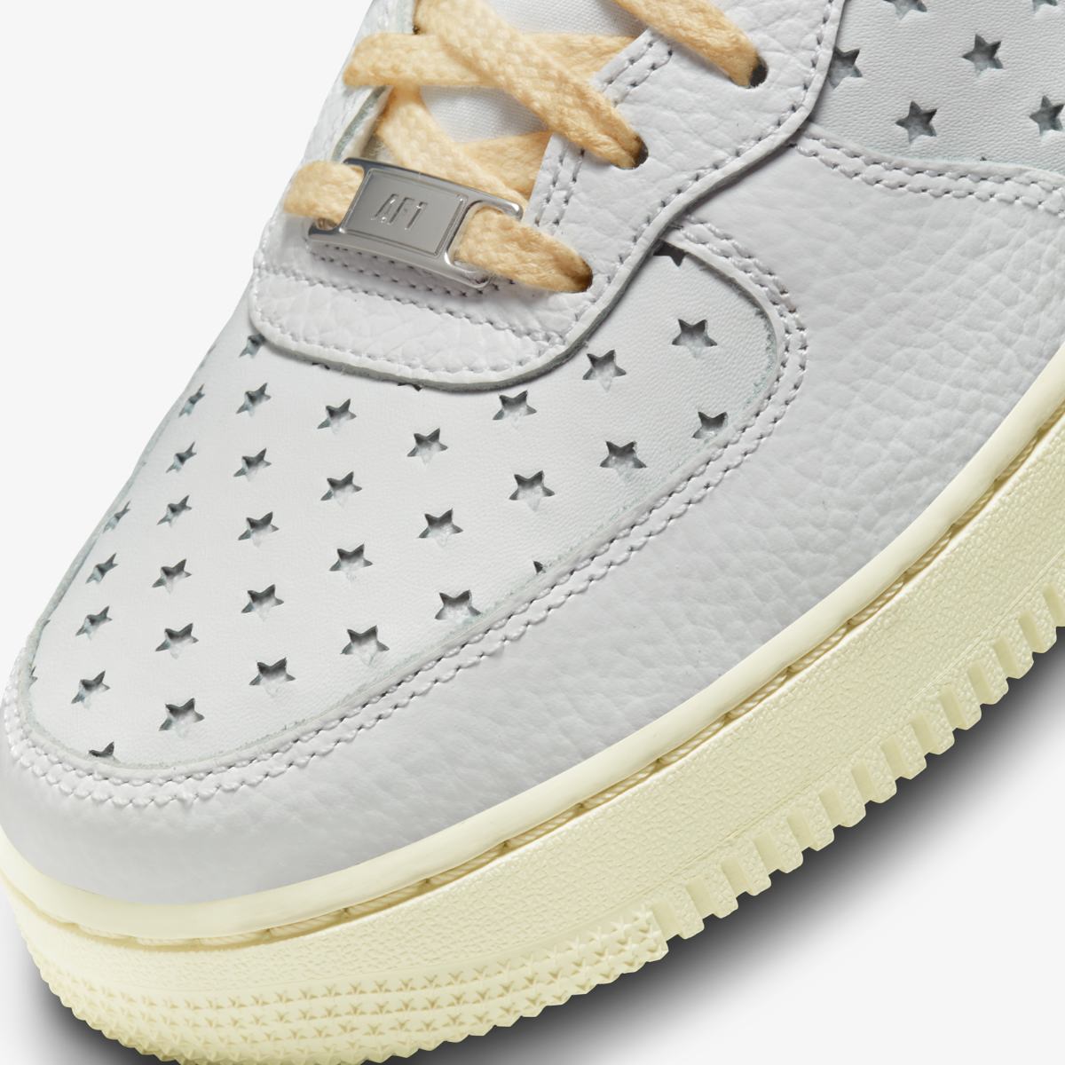 Кроссовки NIKE WMNS AIR FORCE 1 MID CUT-OUT STARS